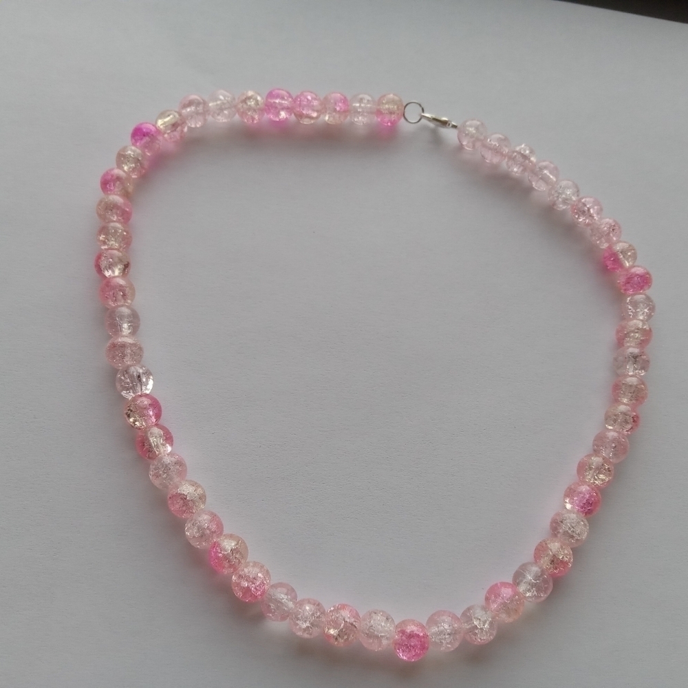 Pink glass  beaded  necklace - Picture 4 of 4